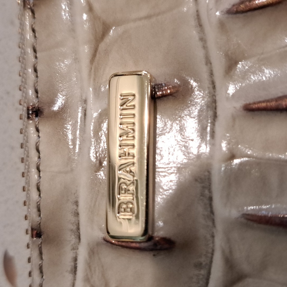New Brahmin Daisy wristlet - Picture 4 of 9
